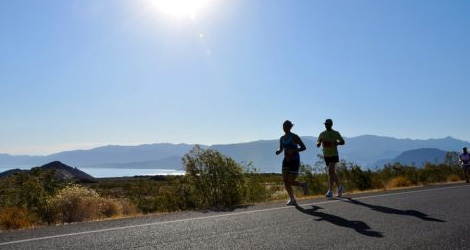 Exercice sur tapis de course avec du dénivelé